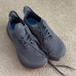 Men's Gray Athletic Shoes
